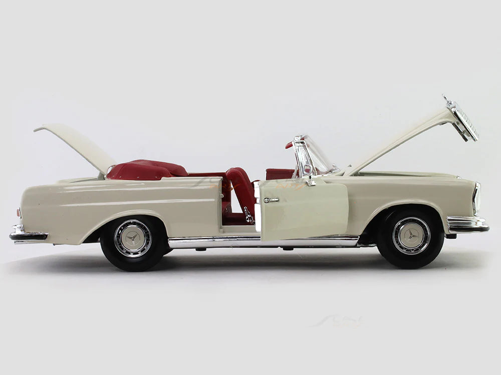 1:18 1967 Mercedes-Benz 280SE