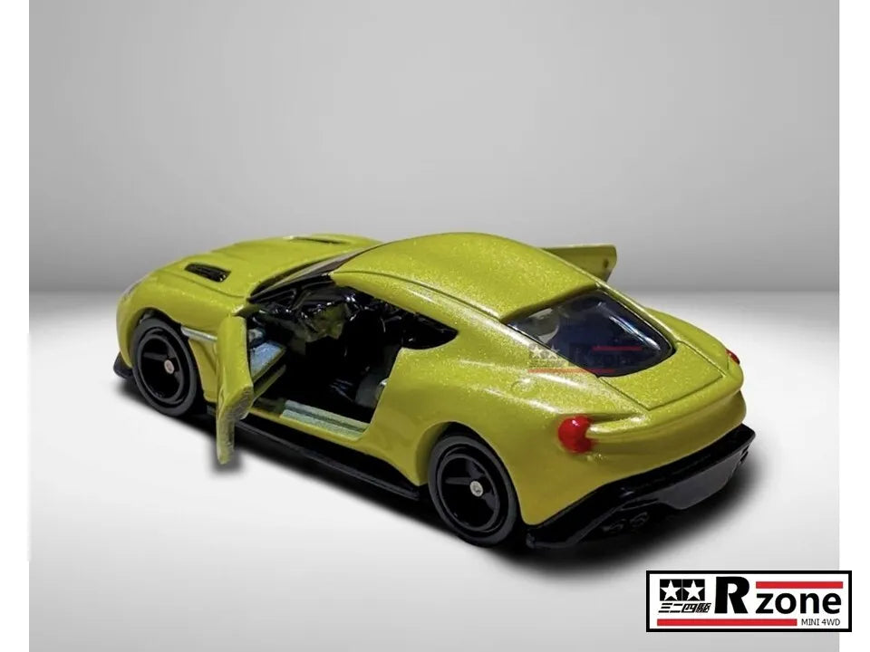 Takara Tomy Tomica Aston Martin vanquish zagato 1:62 scale