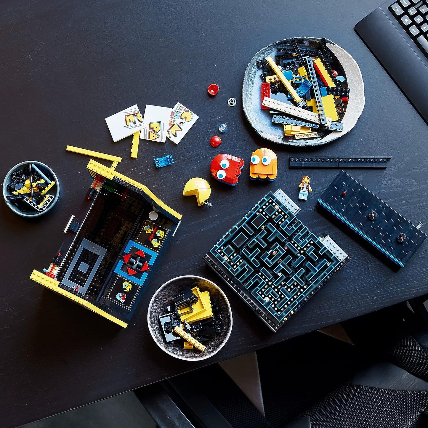 Lego Icons 10323 - PACMAN Arcade, Multicolor