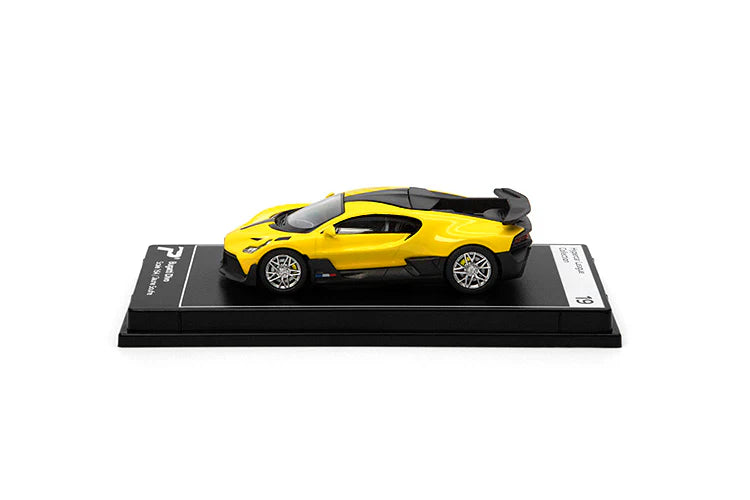 PosterCars 1:64 Bugatti Divo – Yellow Edition | Hypercar League Collection No.19 Premium Diecast Model