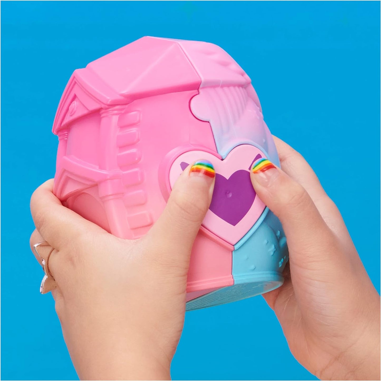 Hatchimals CollEGGtibles, Family Pack Home Playset with 3 Characters and up to 3 Surprise Babies