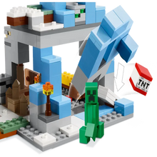 LEGO 21243 Minecraft The Frozen Peaks - 304 Pieces