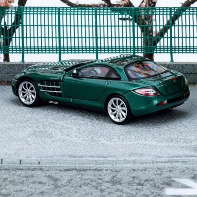 1:64 Street Weapon Street Weapon Mercedes SLR McLaren Green