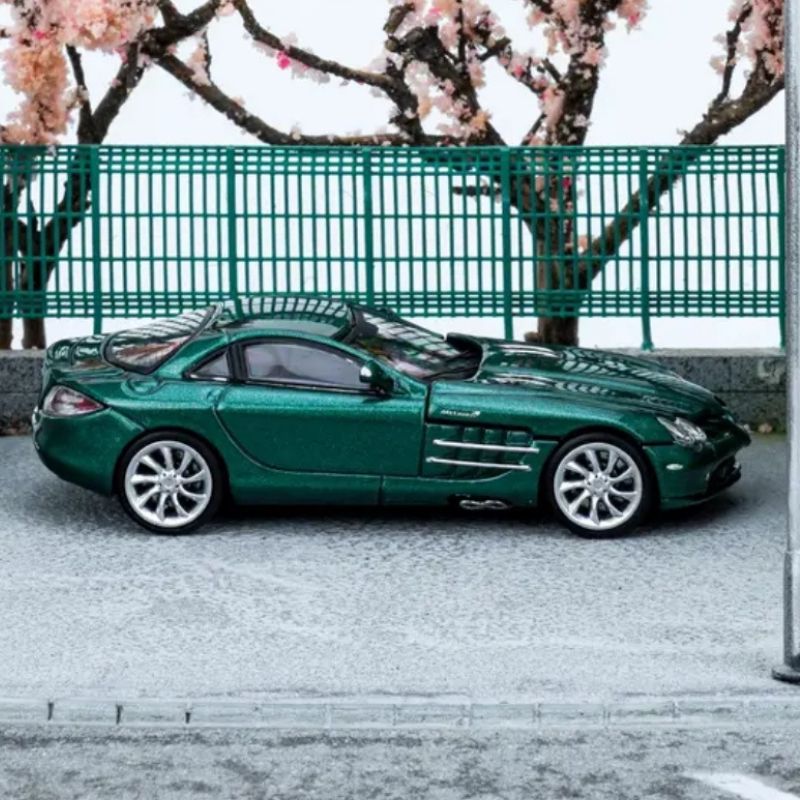 1:64 Street Weapon Street Weapon Mercedes SLR McLaren Green