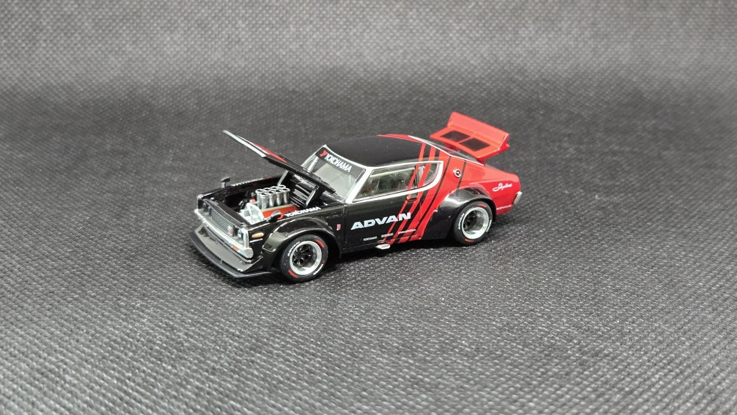 Pop Race 1:64 Nissan Skyline GT-R V8 Drift Kenmeri Advan Livery S34-02