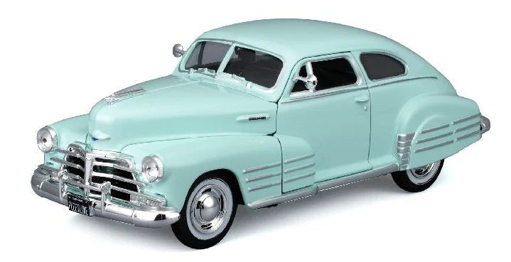 Maisto 1:25 1948 Chevrolet Fleetline Aerosedan  Light Green