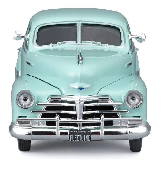Maisto 1:25 1948 Chevrolet Fleetline Aerosedan  Light Green