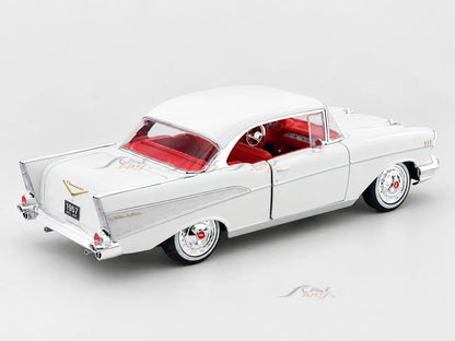 Maisto 1957 Chevrolet Bel Air Coupe White 1:18 Diecast Model Car