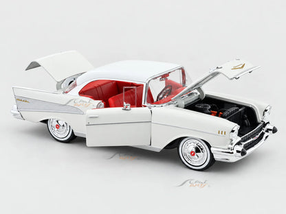 Maisto 1957 Chevrolet Bel Air Coupe White 1:18 Diecast Model Car
