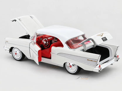 Maisto 1957 Chevrolet Bel Air Coupe White 1:18 Diecast Model Car