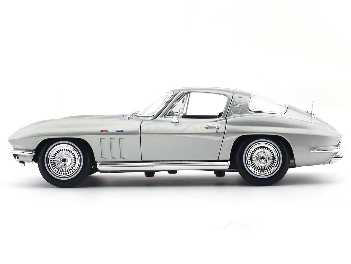 1:18 Maisto 1965 Chevrolet Corvette Scale Model car