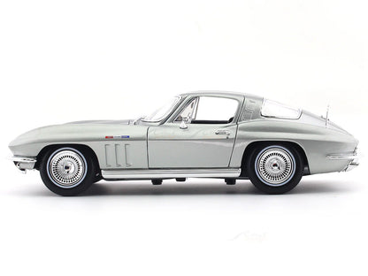 1:18 Maisto 1965 Chevrolet Corvette Scale Model car