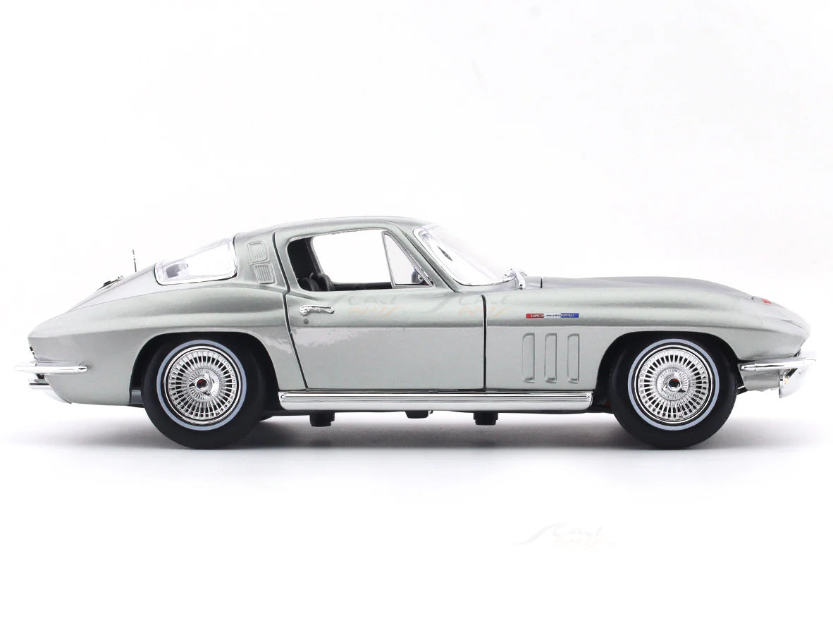 1:18 Maisto 1965 Chevrolet Corvette Scale Model car