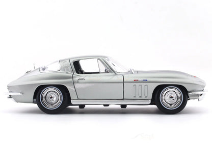 1:18 Maisto 1965 Chevrolet Corvette Scale Model car