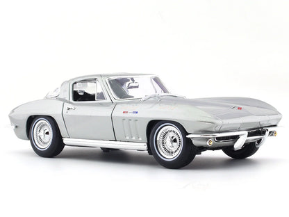 1:18 Maisto 1965 Chevrolet Corvette Scale Model car