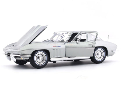 1:18 Maisto 1965 Chevrolet Corvette Scale Model car