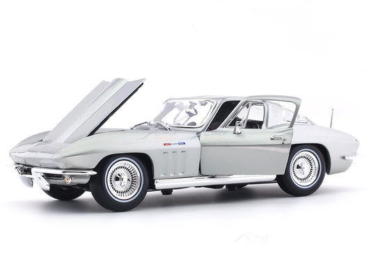 1:18 Maisto 1965 Chevrolet Corvette Scale Model car