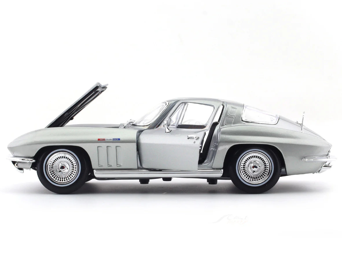 1:18 Maisto 1965 Chevrolet Corvette Scale Model car