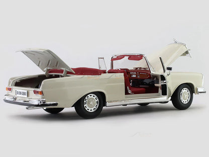 1:18 1967 Mercedes-Benz 280SE