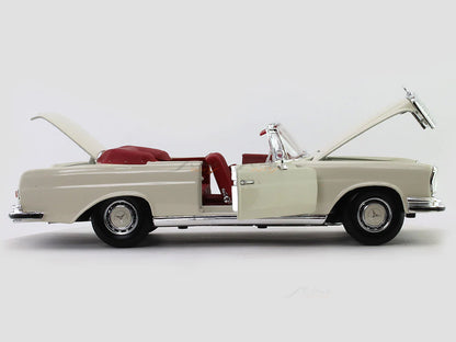 1:18 1967 Mercedes-Benz 280SE