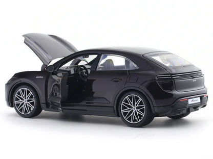 burago 1/24 Porsche Macan Turbo Electric