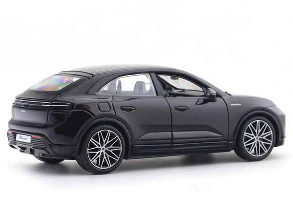 burago 1/24 Porsche Macan Turbo Electric