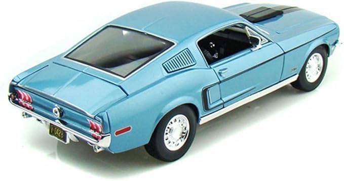 Maisto 1:18 Ford Mustang GT Cobra Jet 1968 (Blue)