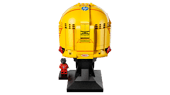 LEGO 43022 Scuderia Ferrari HP Lewis Hamilton Helmet – F1 Collectible Model, 884 Pieces