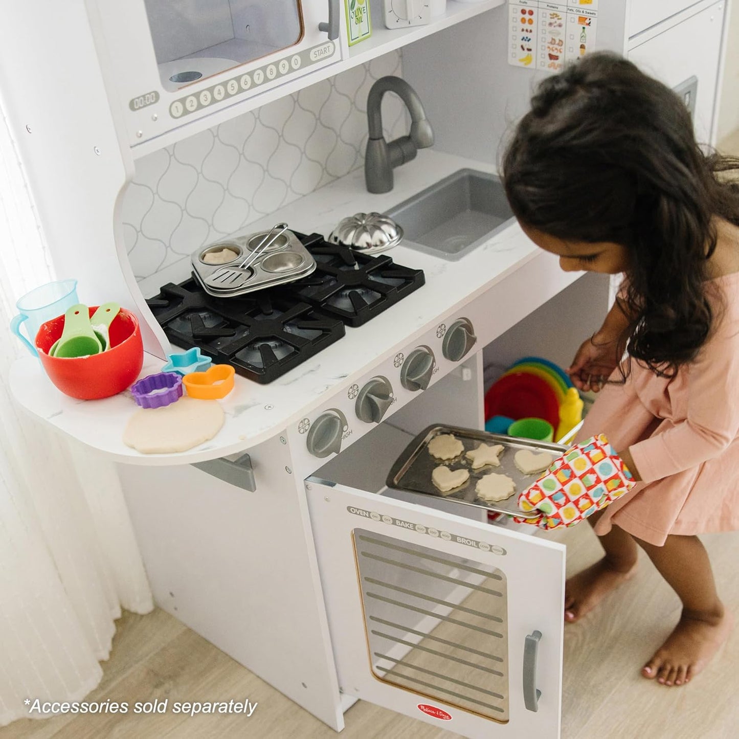 Melissa & Doug Wooden Chef’s Pretend Play Toy Kitchen With “Ice” Cube Dispenser