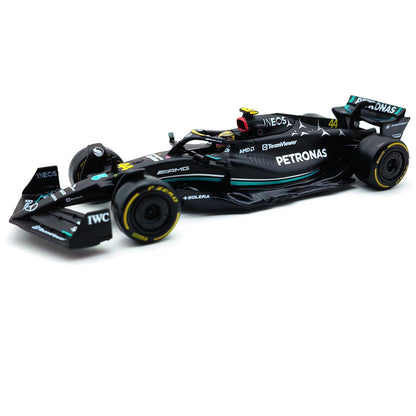 Bburago Metal 1:24 F1 Race Mercedes W14 (2023) W/Driver - Hamilton #44 Black