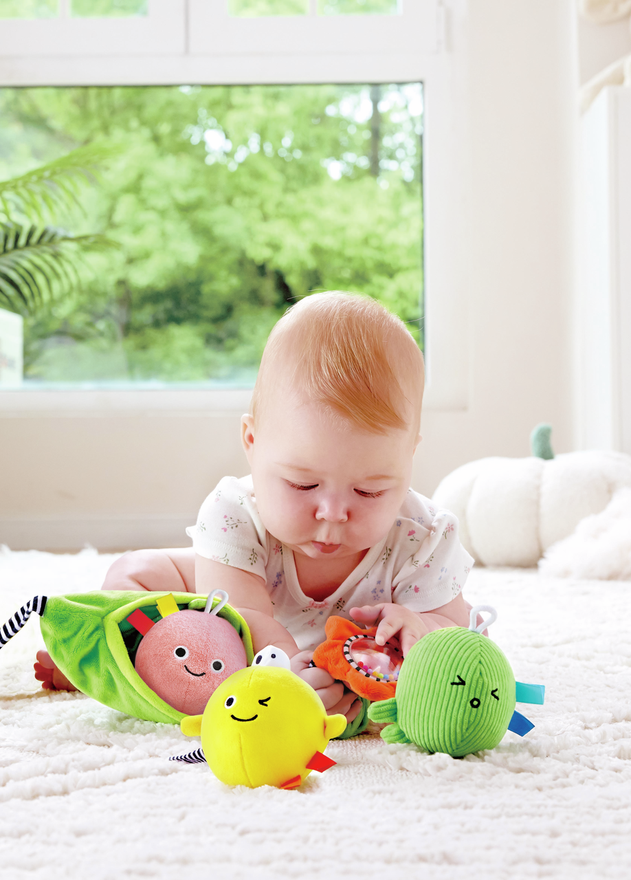 Hape Soft Pea Pod Pals Baby Toy Set with Rattle Sensory Plush Toys for Toddlers