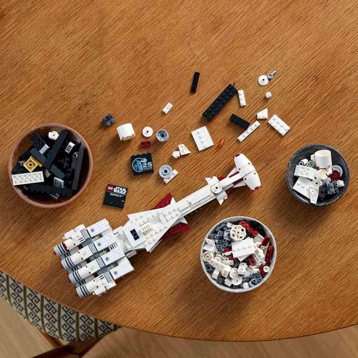 LEGO Star Wars Tantive IV Building Set 75376 (654 Pieces)