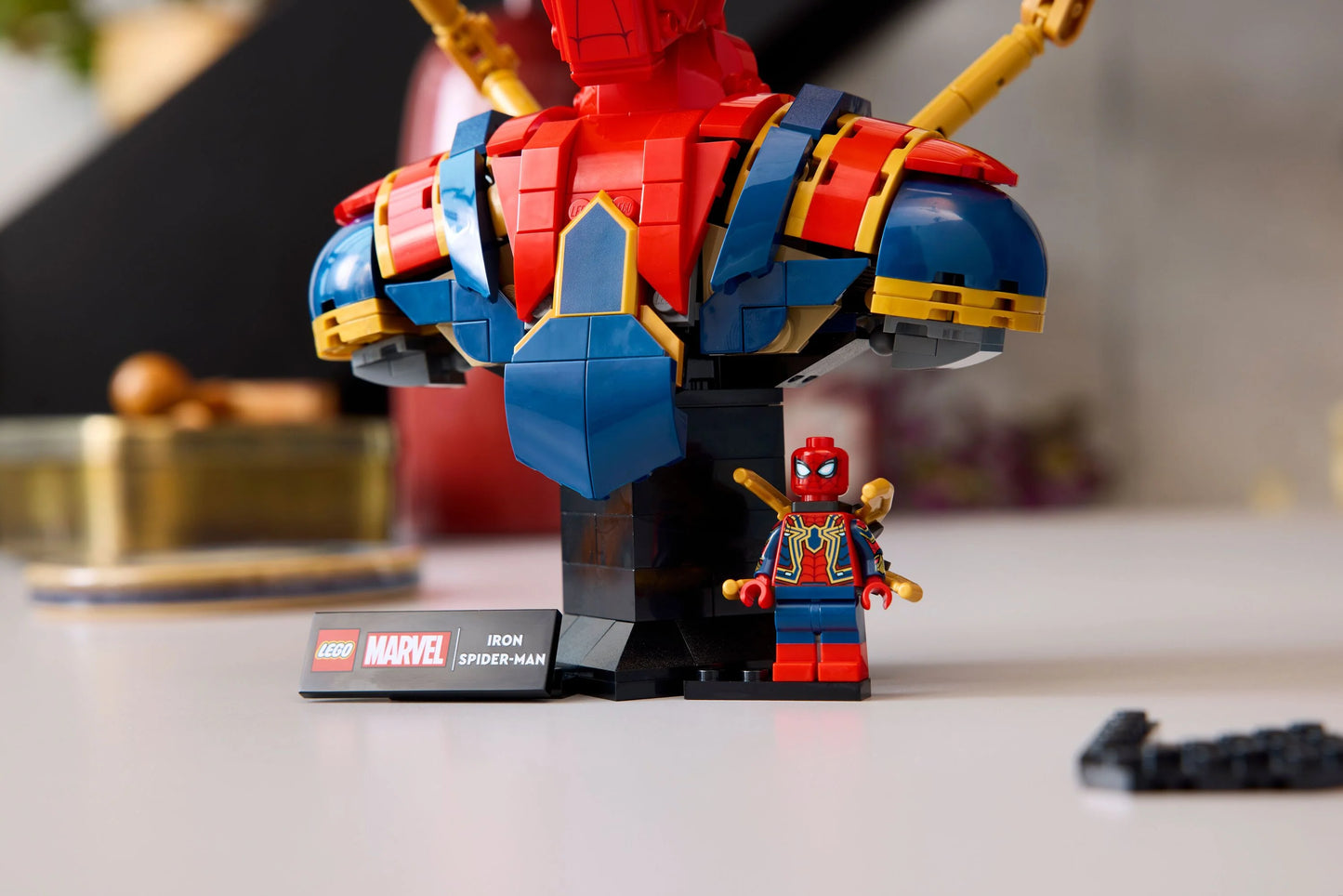 Marvel Iron Spider-Man Bust Collectible Adult 76326 Building Kit