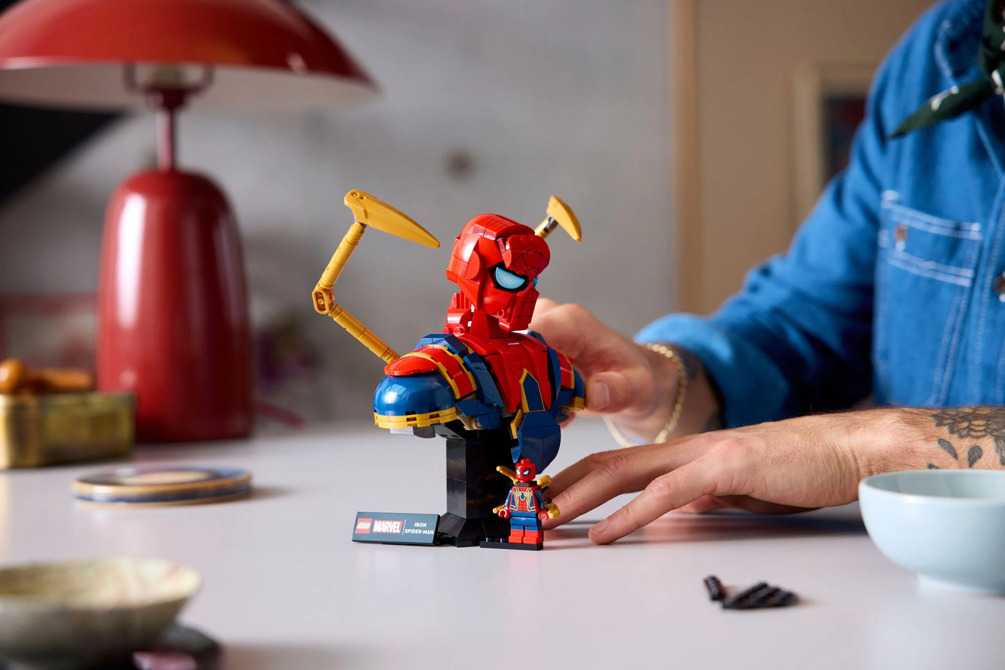 Marvel Iron Spider-Man Bust Collectible Adult 76326 Building Kit