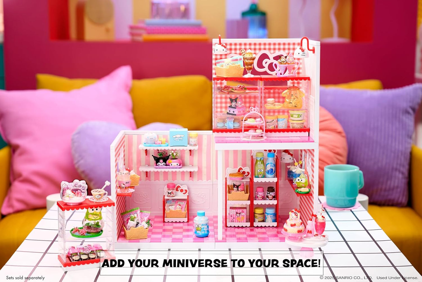 MGA's Miniverse Make It Mini Spaces Hello Kitty - Building Kit, Customisable, Craft, Room, Hobby, Collector, Display, Non-Edible, for Collectors and Children from 8 Years