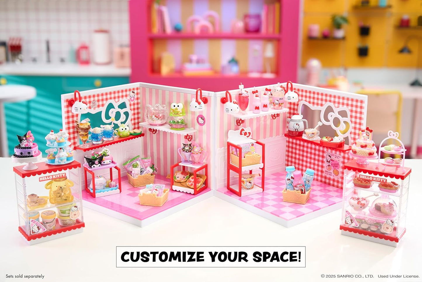 MGA's Miniverse Make It Mini Spaces Hello Kitty - Building Kit, Customisable, Craft, Room, Hobby, Collector, Display, Non-Edible, for Collectors and Children from 8 Years