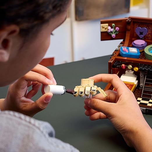 LEGO Wednesday Thing’s Apartment, Birthday 76785