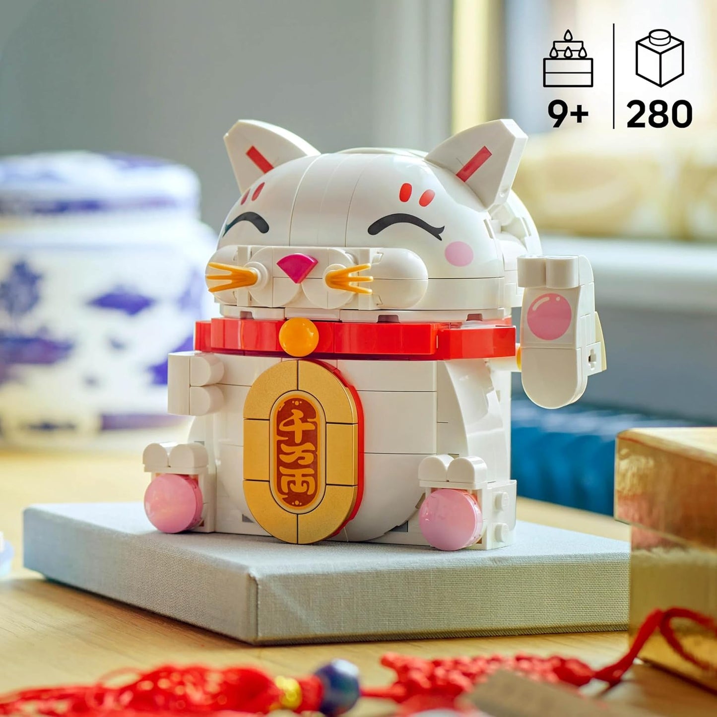 LEGO Lucky Cat Good Luck Decor Piece Building Kit with Beckoning Paw Figurine 40813