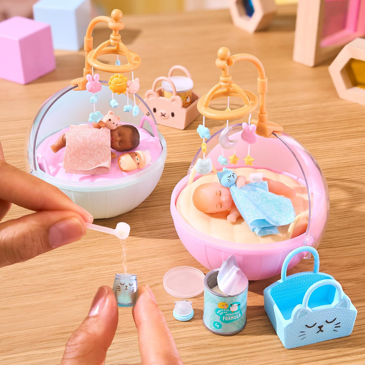 MGA’s Miniverse Make It Mini Real Baby Nurture – Baby Care Surprise Mini Collectible