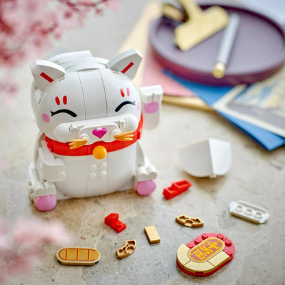 LEGO Lucky Cat Good Luck Decor Piece Building Kit with Beckoning Paw Figurine 40813