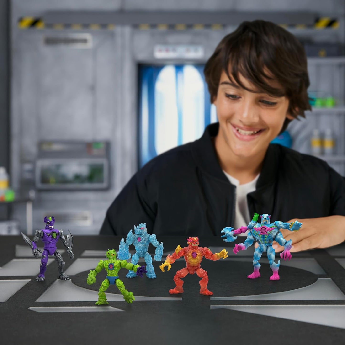 MRBEAST LAB Hybrids Mega Pack, Reveal Different Hybrid Parts to Create 5 Mix & Match Action Figures, Including a Mega Torso Panther Experiment to Revea