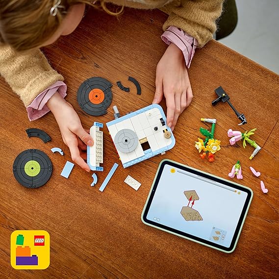 LEGO Creator 3in1 Record Player with Flowers Music Set 31172