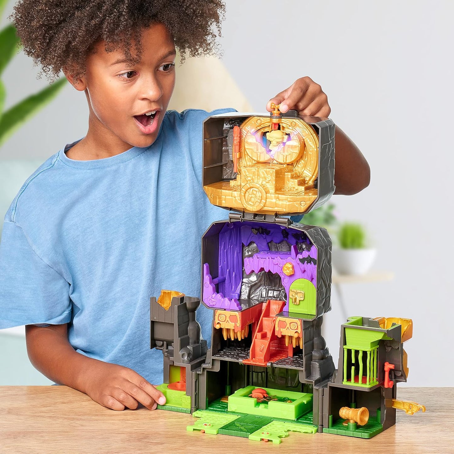 TREASURE X Lost Lands Skull Island - Skull Temple Mega Playset, 40 Adventure Levels, 4 Mini Action Figures, Overcome the Traps and Discover the Treasure...