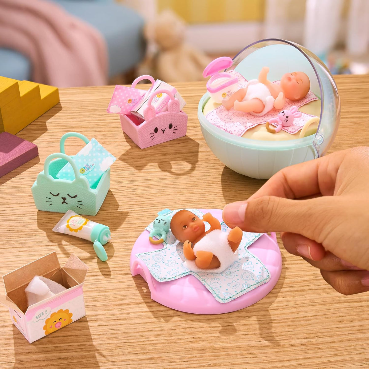 MGA’s Miniverse Make It Mini Real Baby Nurture – Baby Care Surprise Mini Collectible