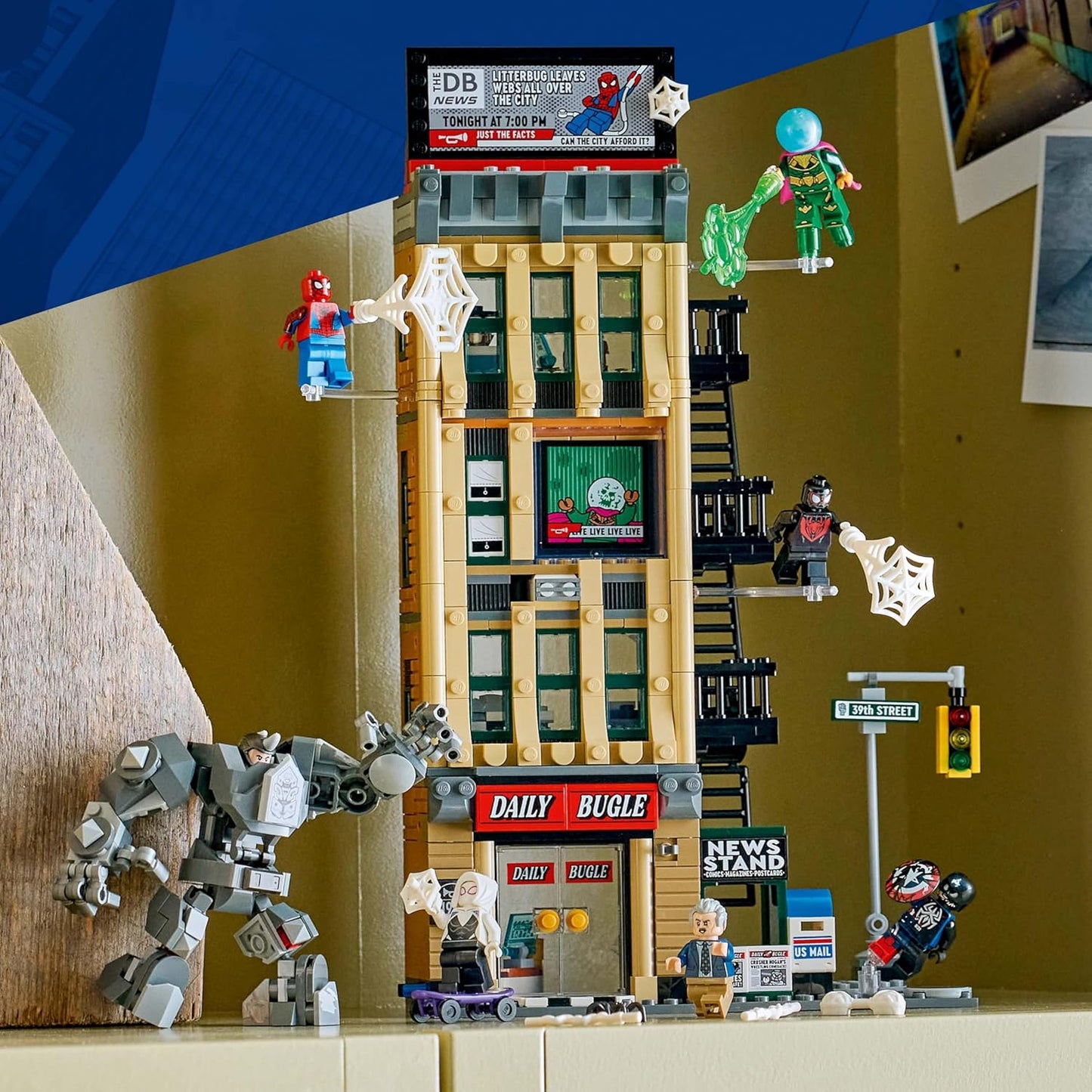 LEGO ǀ Marvel Spider-Man vs. Mysterio: The Daily Bugle Pretend Play Super Hero Building Toy - 76342