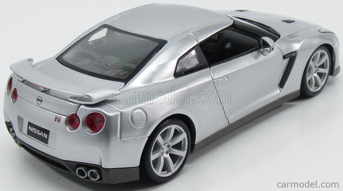 1/18 Bburago 2009 Nissan GT-R (R35) 1:18