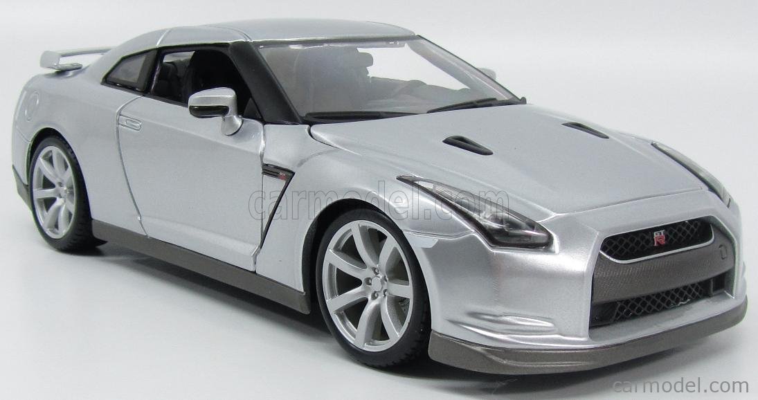 1/18 Bburago 2009 Nissan GT-R (R35) 1:18