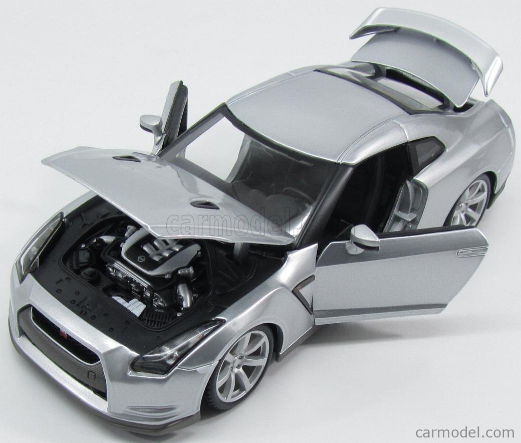 1/18 Bburago 2009 Nissan GT-R (R35) 1:18