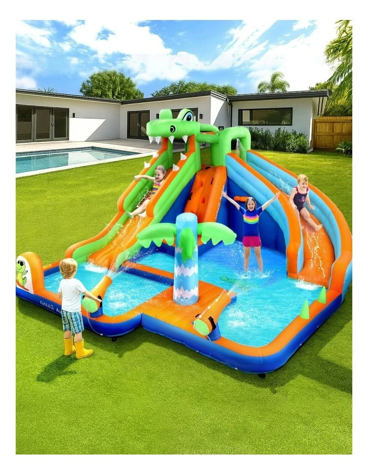 Crocodile Inflatable Bouncy Water Park – Dual Slides, Splash Pool, Climbing Wall & Water Cannons (465×430×250cm)