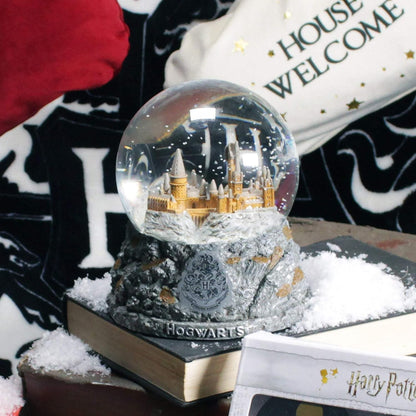 Harry Potter Hogwarts Castle Snow Globe Winter Edition Premium Collectible Decor